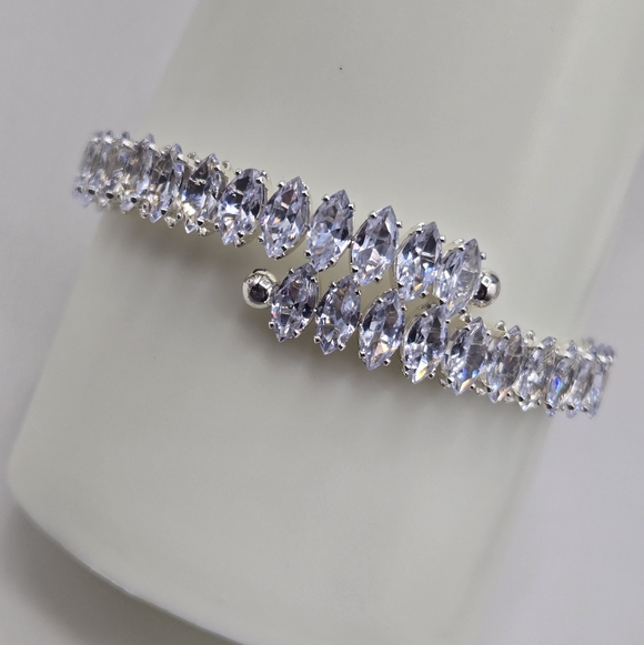 Swarovski Crystal Elements Silver Bracelet 6 1/4 - 7 inch Prom Bridal Formal - Picture 2 of 9